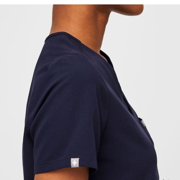 figs scrub top - Picture 6 of 6